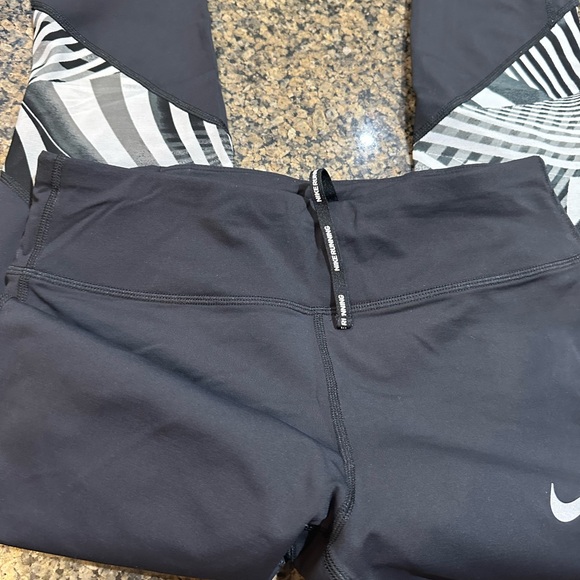 Nike Sport Crop Workout Pants - Picture 2 of 6